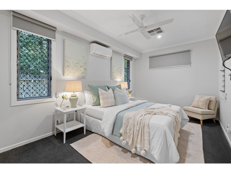 379 Esplanade, Manly QLD 4179