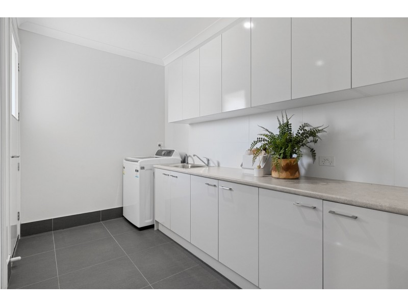 379 Esplanade, Manly QLD 4179