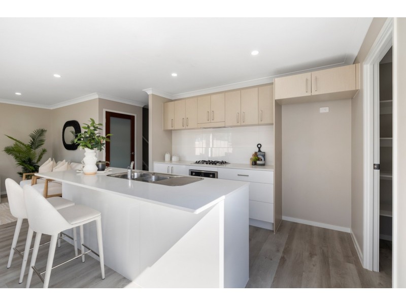 3 Banks Way, Logan Reserve QLD 4133