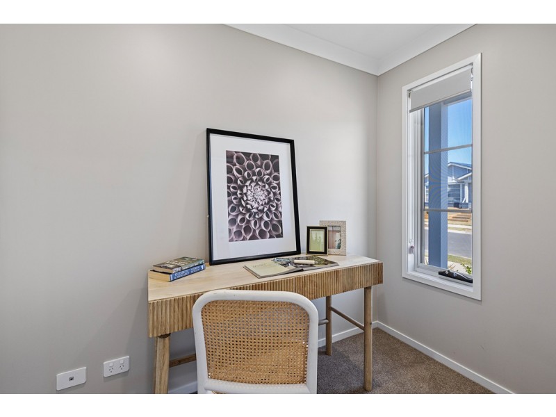 3 Banks Way, Logan Reserve QLD 4133