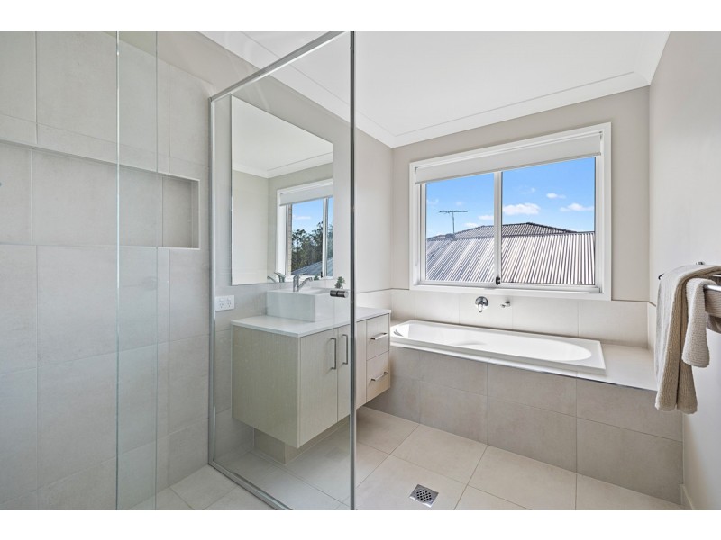 3 Banks Way, Logan Reserve QLD 4133
