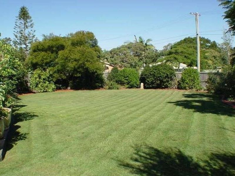 4 St Andrews Avenue, Birkdale QLD 4159