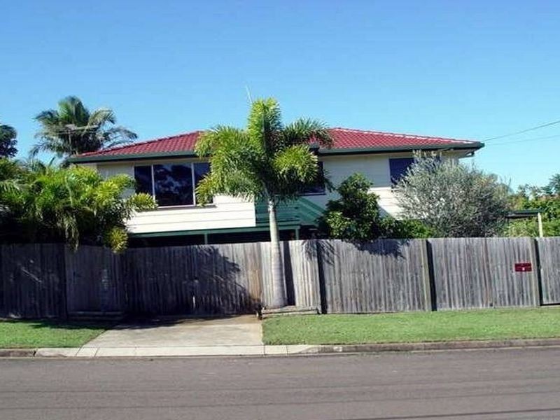 4 St Andrews Avenue, Birkdale QLD 4159