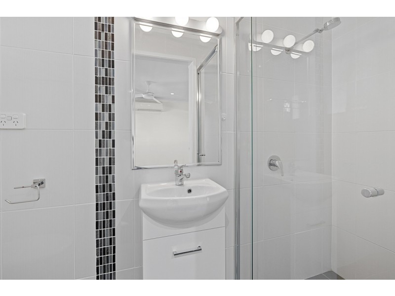 1 Sandpiper Street, Wellington Point QLD 4160