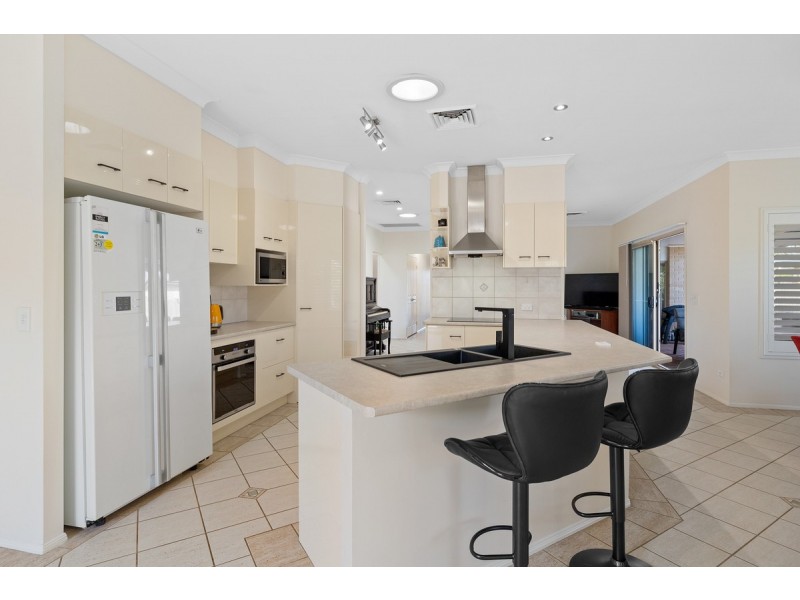 67 Collingwood Road, Birkdale QLD 4159