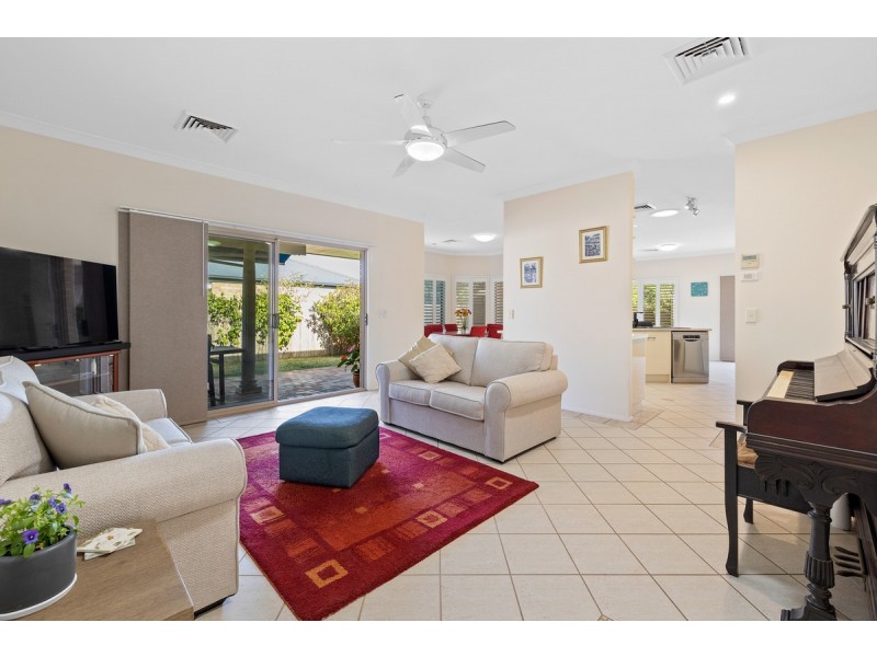 67 Collingwood Road, Birkdale QLD 4159