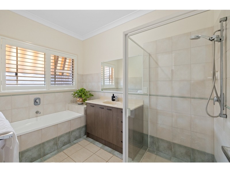 67 Collingwood Road, Birkdale QLD 4159