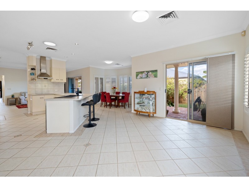 67 Collingwood Road, Birkdale QLD 4159