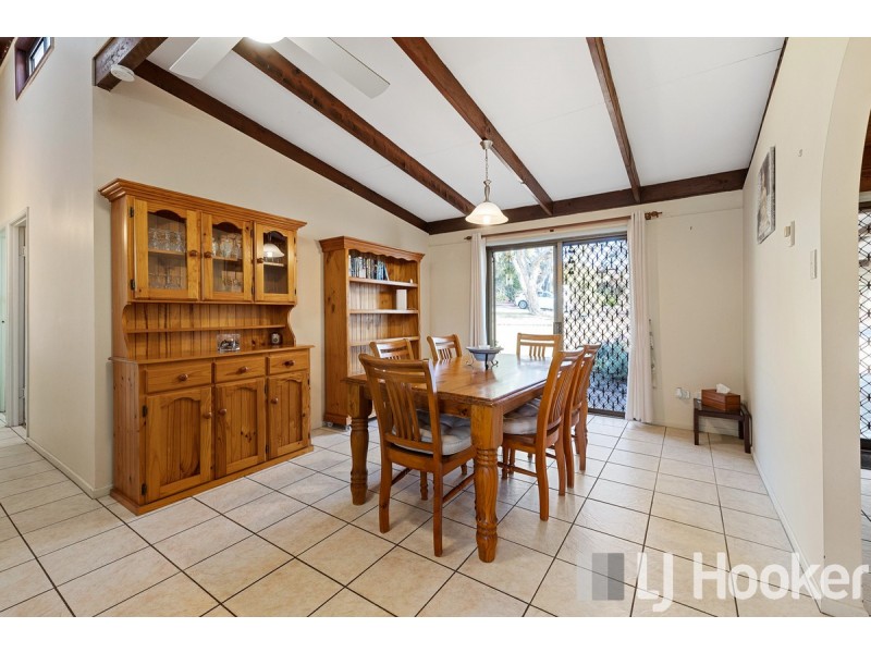 27 Lowanna Terrace, Cleveland QLD 4163