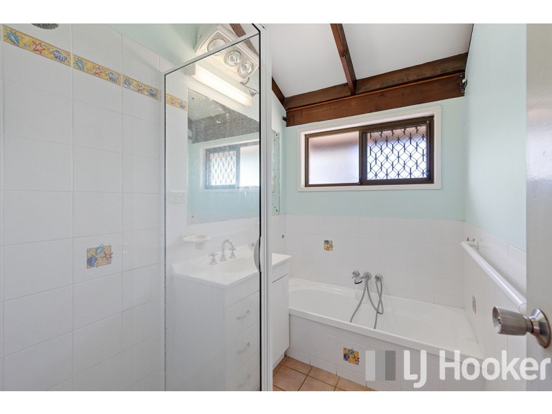 27 Lowanna Terrace, Cleveland QLD 4163