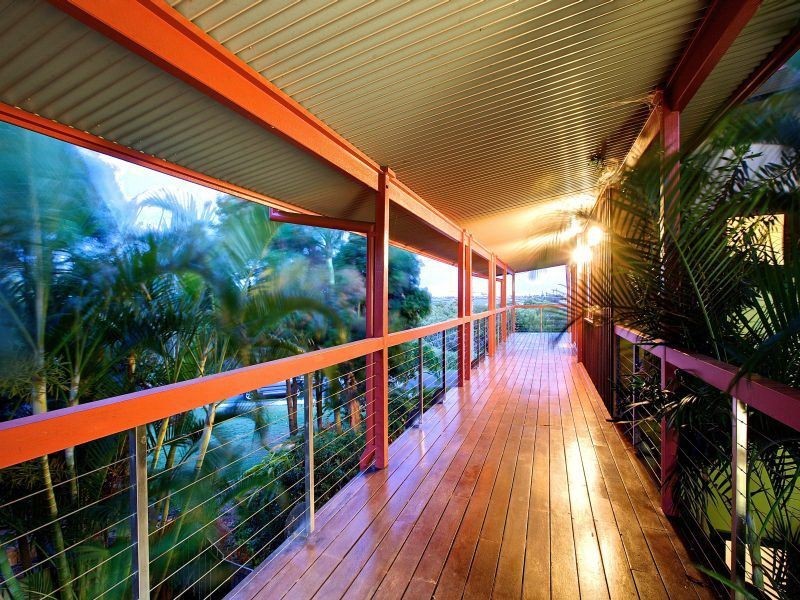 42 Raby Esplanade, Ormiston QLD 4160