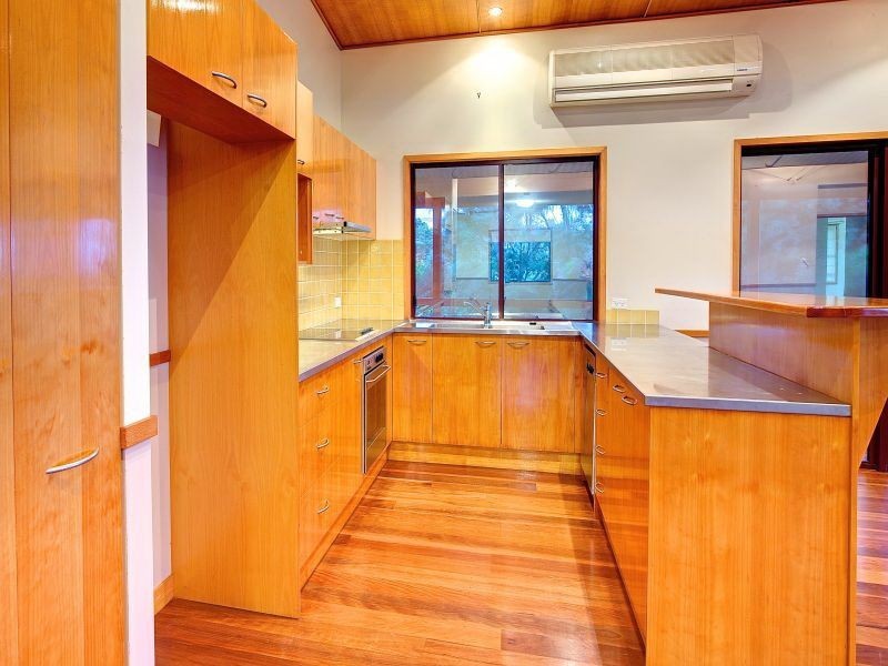 42 Raby Esplanade, Ormiston QLD 4160