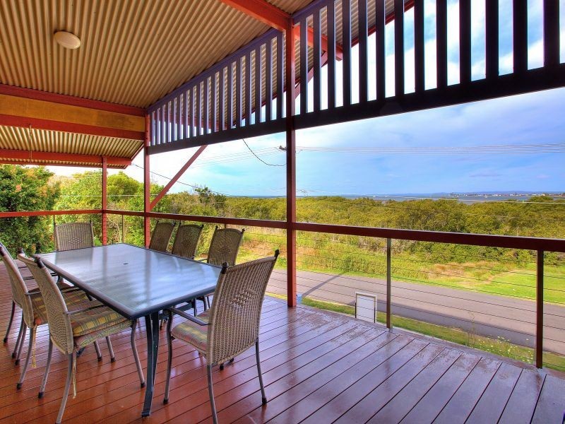 42 Raby Esplanade, Ormiston QLD 4160