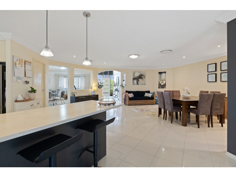 8 Cypress Street, Heathwood QLD 4110