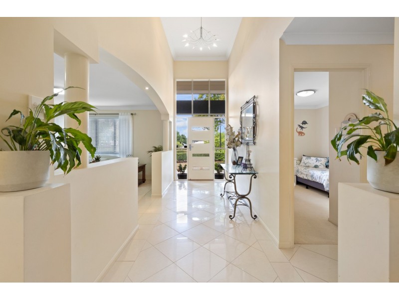 8 Cypress Street, Heathwood QLD 4110