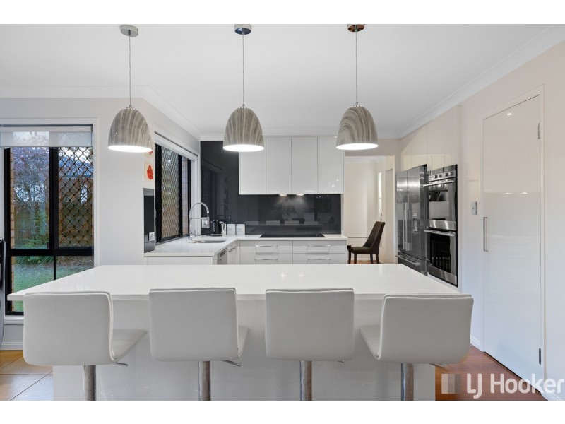 8 Eucalypt Place, Ormiston QLD 4160
