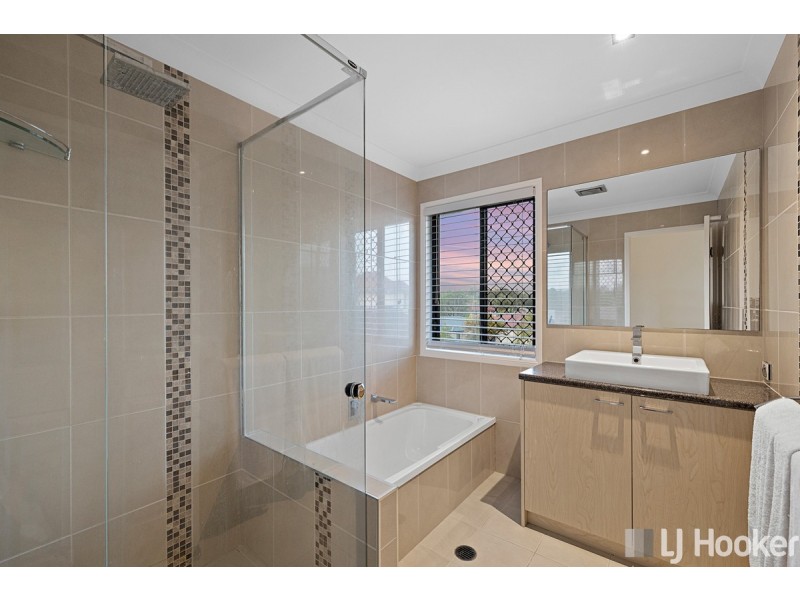 8 Eucalypt Place, Ormiston QLD 4160