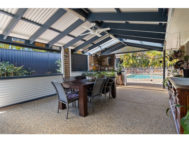 16 Lauren Court, Birkdale QLD 4159