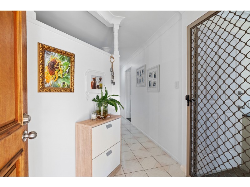 16 Lauren Court, Birkdale QLD 4159