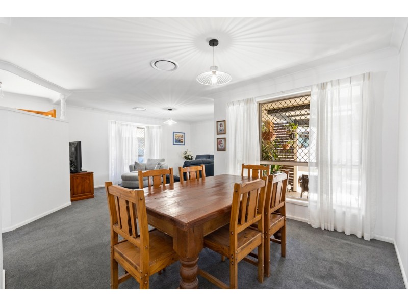 16 Lauren Court, Birkdale QLD 4159