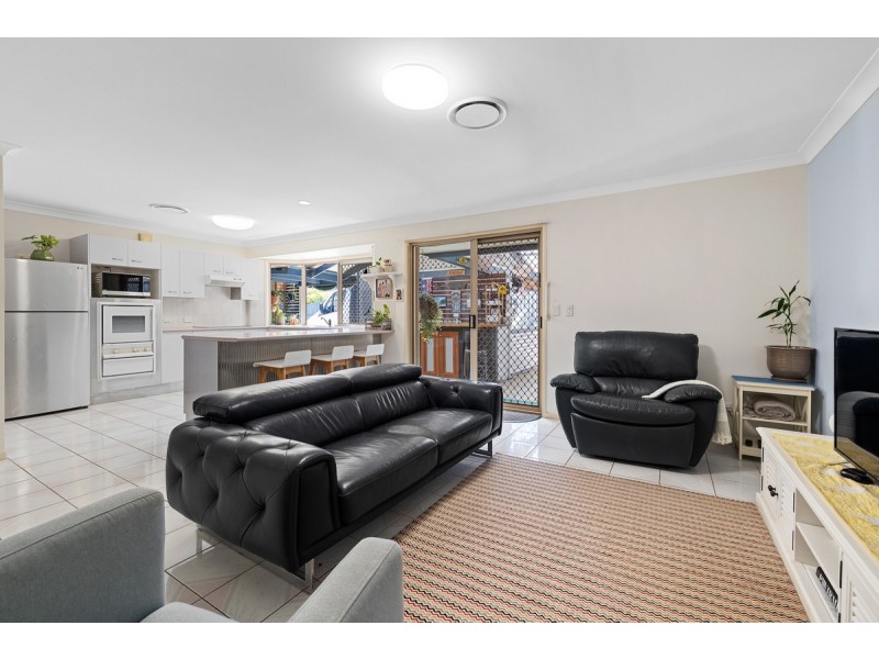 16 Lauren Court, Birkdale QLD 4159