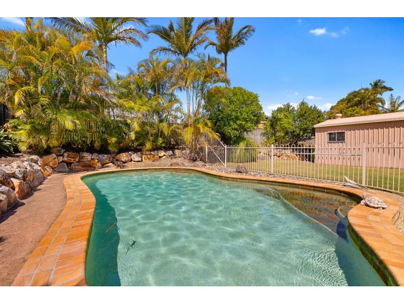 16 Lauren Court, Birkdale QLD 4159