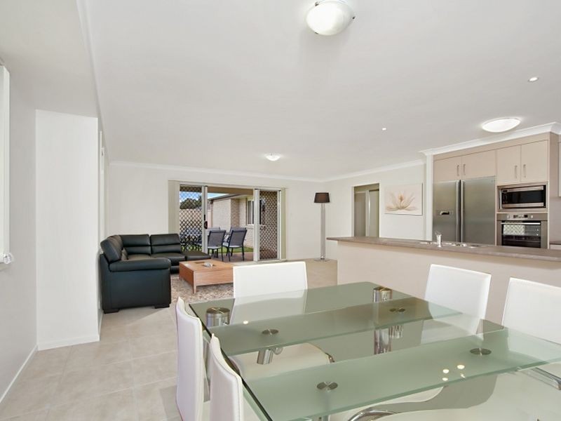49 Lancaster Circuit, Redland Bay QLD 4165