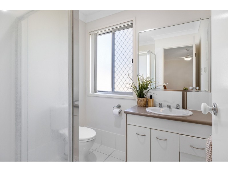 10 Green Place, Redland Bay QLD 4165