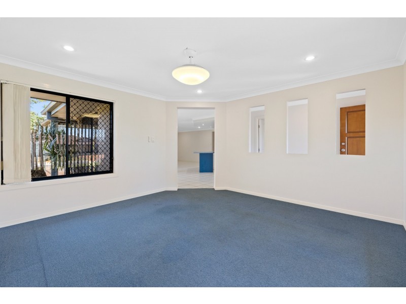 11 Seaholly Crescent, Victoria Point QLD 4165