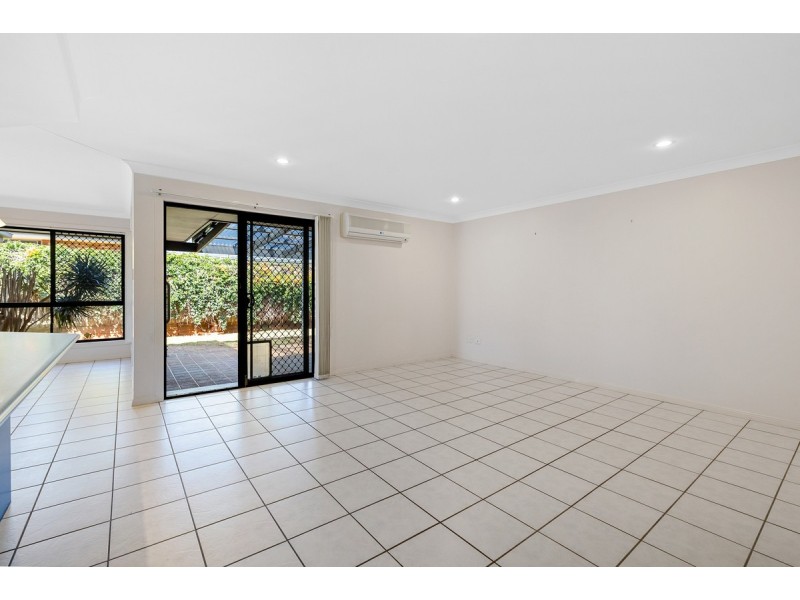 11 Seaholly Crescent, Victoria Point QLD 4165