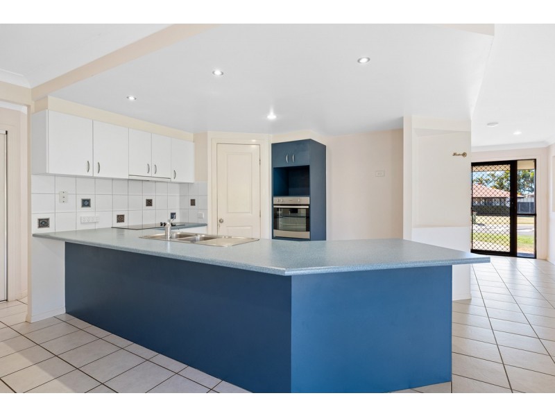 11 Seaholly Crescent, Victoria Point QLD 4165