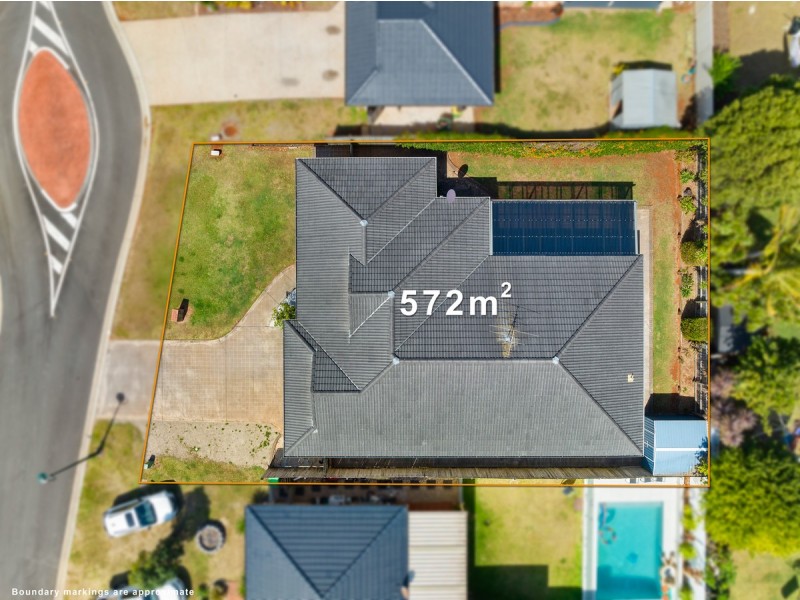 11 Seaholly Crescent, Victoria Point QLD 4165