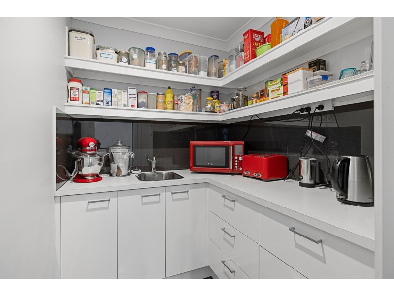 16 Freshwater Street, Thornlands QLD 4164