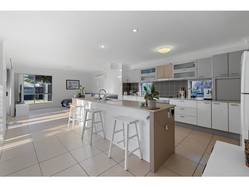12 Keswick Place, Redland Bay QLD 4165