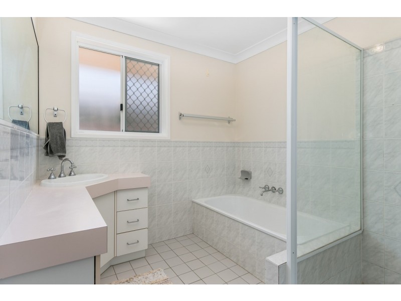 6 Pin Oak Crescent, Victoria Point QLD 4165