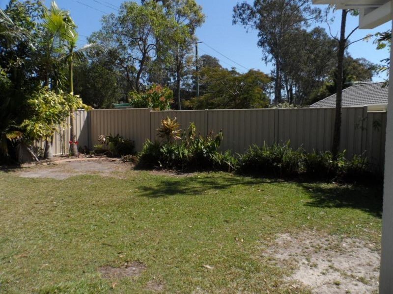 8 Terrier Court, Redland Bay QLD 4165
