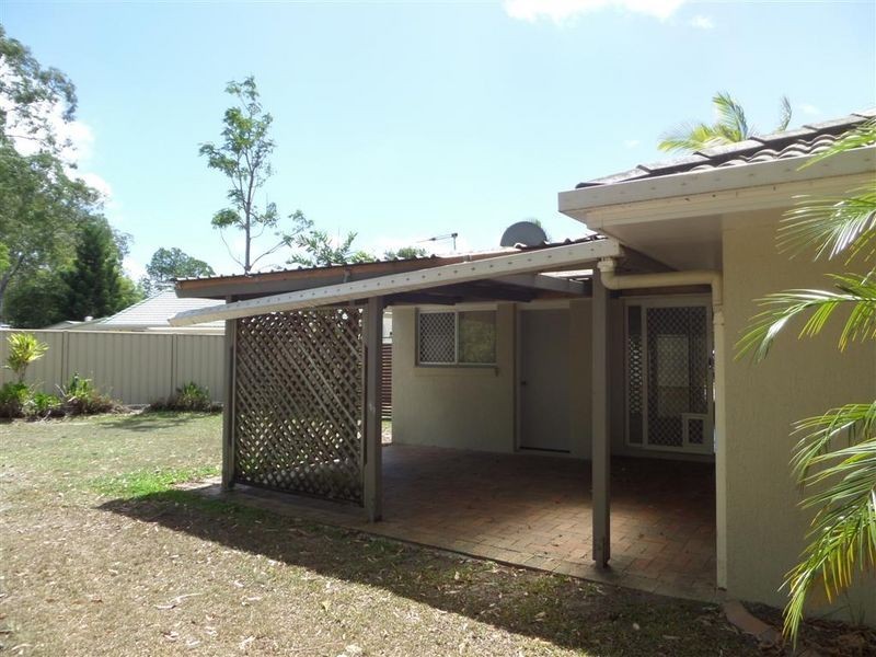 8 Terrier Court, Redland Bay QLD 4165