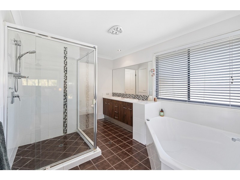26 Whepstead Avenue, Wellington Point QLD 4160