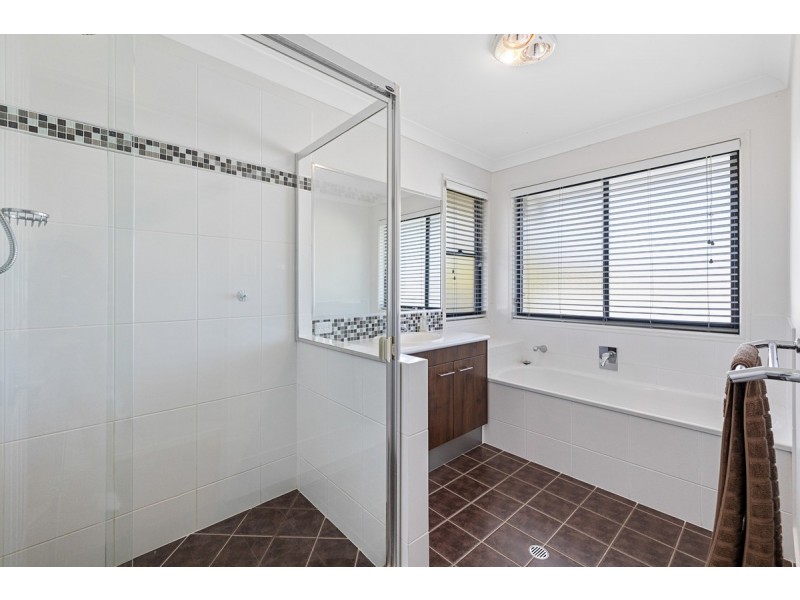 26 Whepstead Avenue, Wellington Point QLD 4160