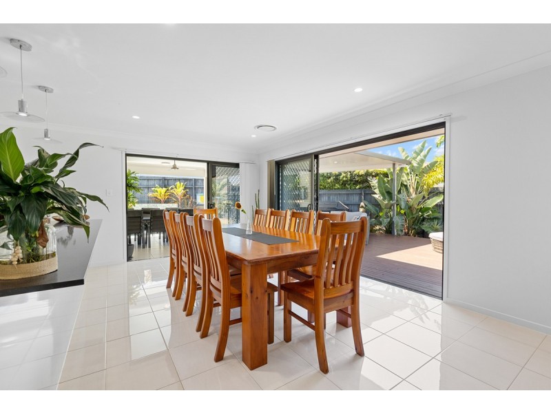 34 Sandalwood Street, Thornlands QLD 4164