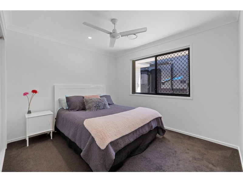 34 Sandalwood Street, Thornlands QLD 4164