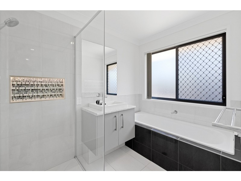 34 Sandalwood Street, Thornlands QLD 4164