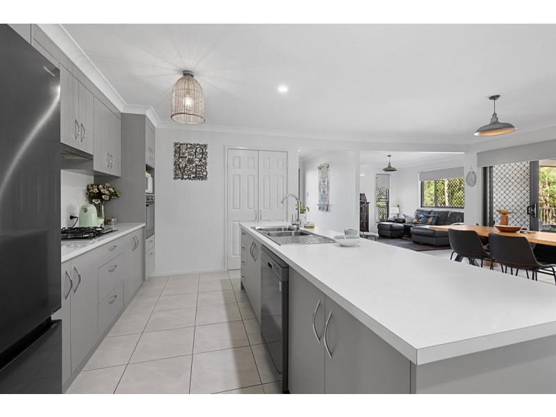 6 Selwyn Close, Victoria Point QLD 4165