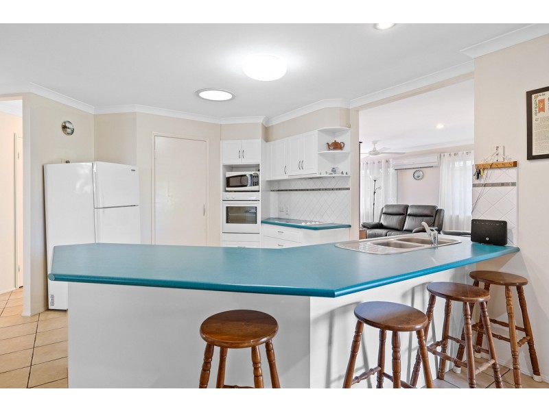 16 Vera Street, Redland Bay QLD 4165