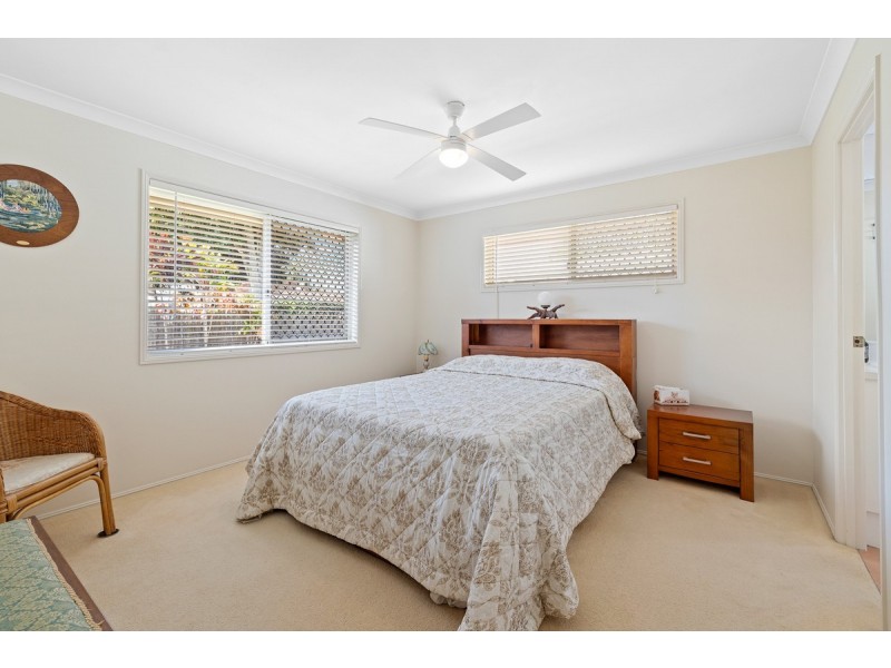 16 Vera Street, Redland Bay QLD 4165