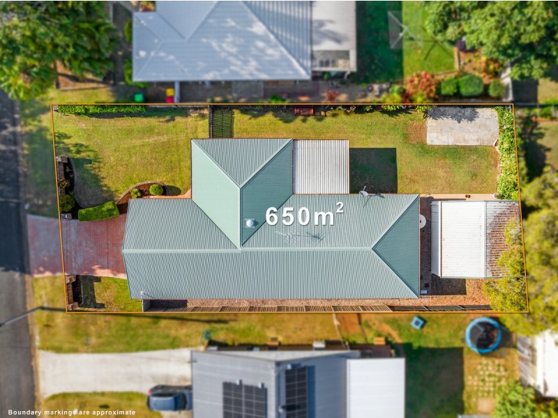 16 Vera Street, Redland Bay QLD 4165