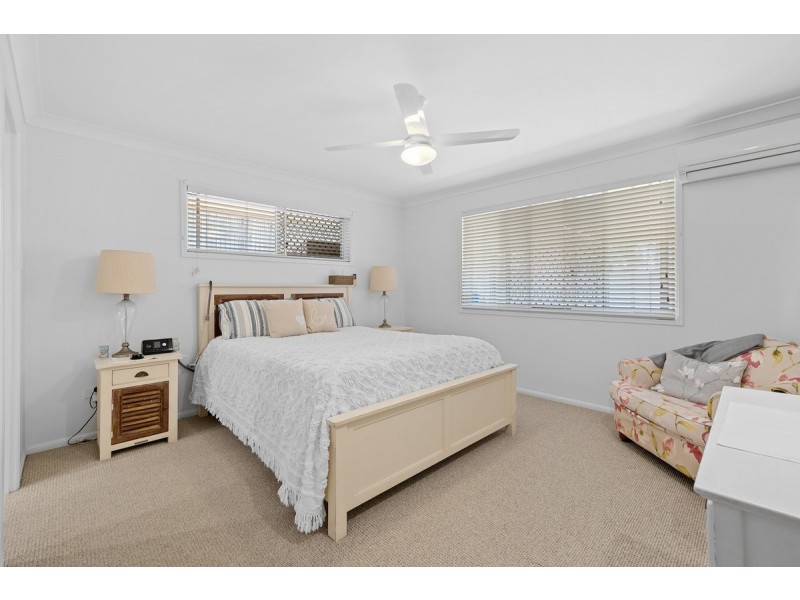 11 Scampi Place, Redland Bay QLD 4165