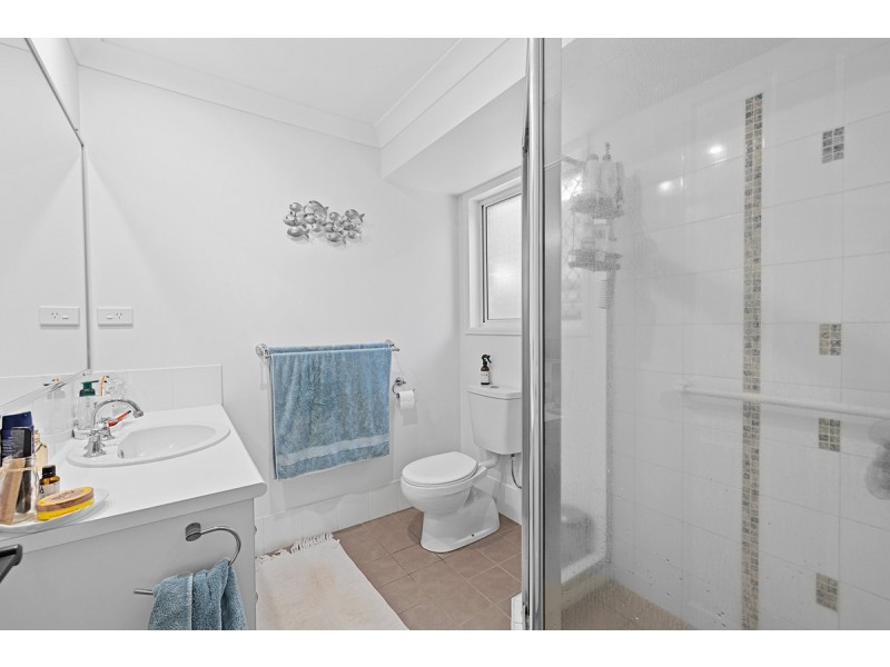 11 Scampi Place, Redland Bay QLD 4165