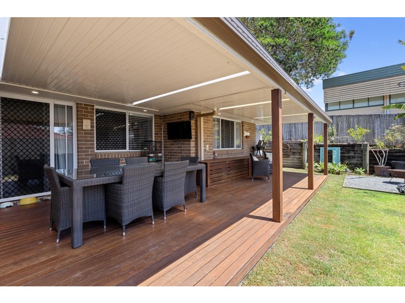 11 Scampi Place, Redland Bay QLD 4165
