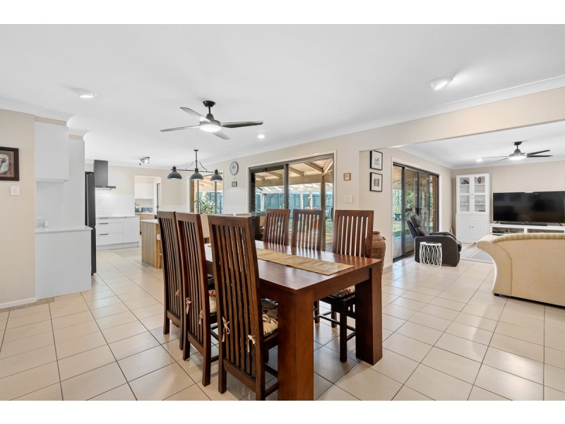121 Pioneer Road, Sheldon QLD 4157
